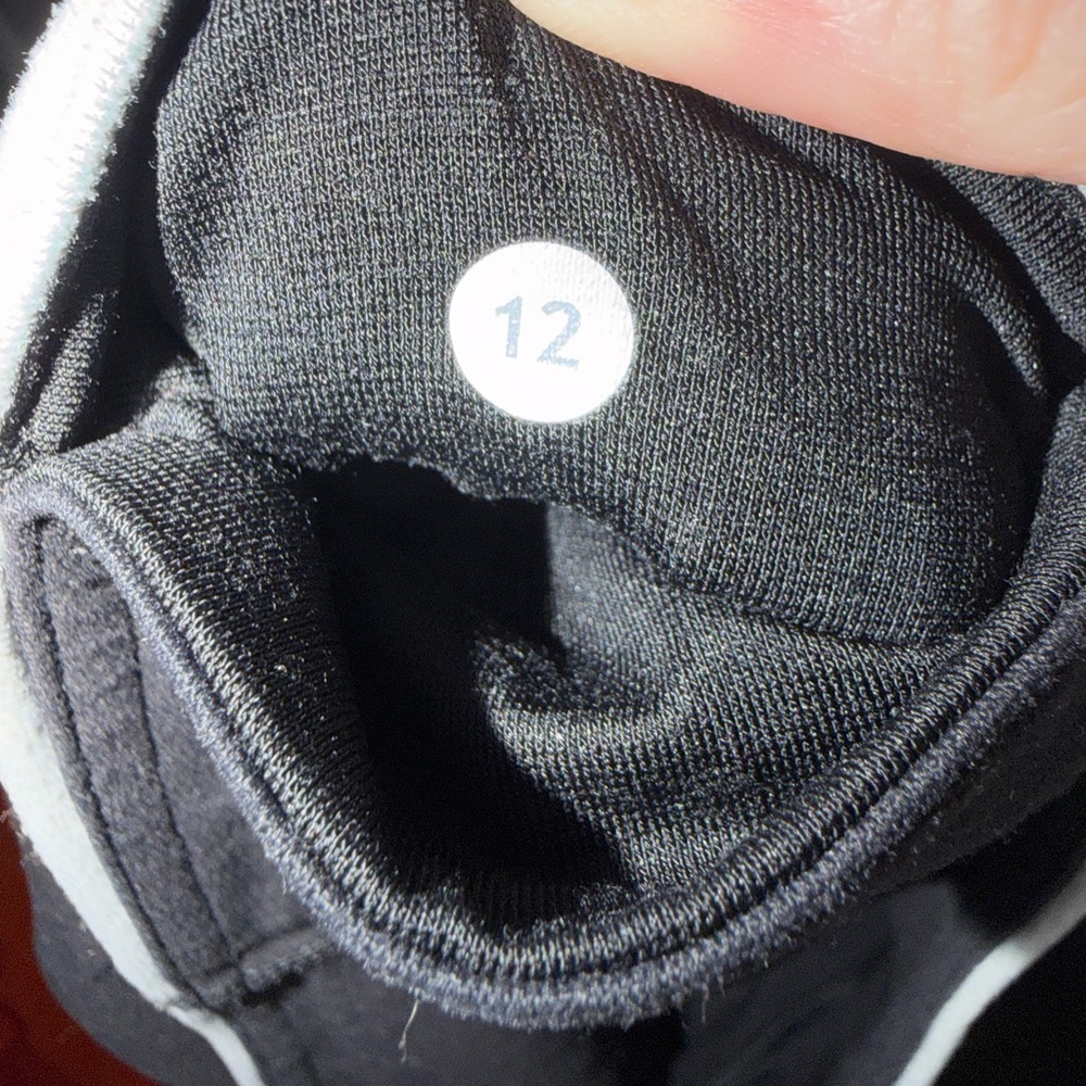 Lululemon Reversible Low Rise Leggings Wunder Under Black 12 Capri - Picture 3 of 4
